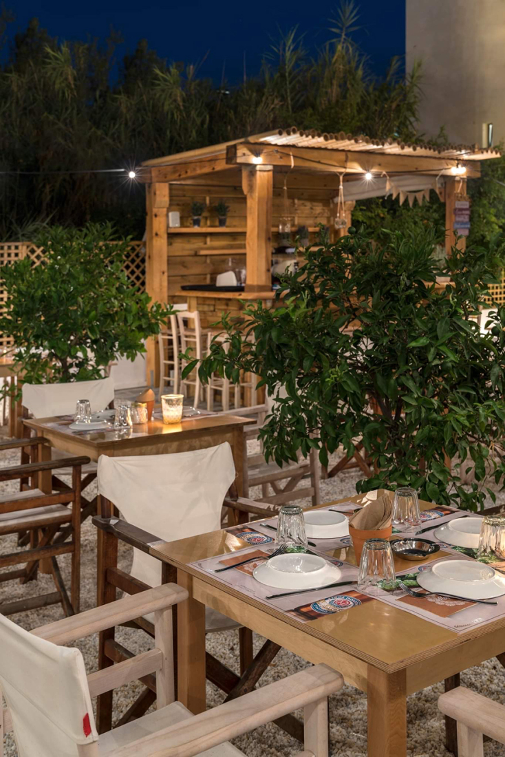 marika-souvlaki-stin-avli