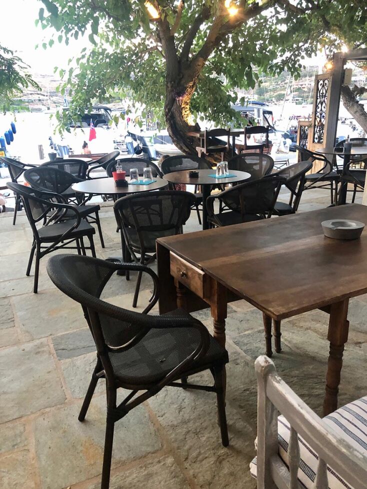 Butler - all day jazzy bistrot στην Τζια