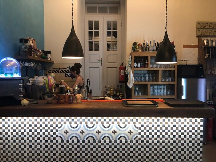 Butler - all day jazzy bistrot στην Τζια