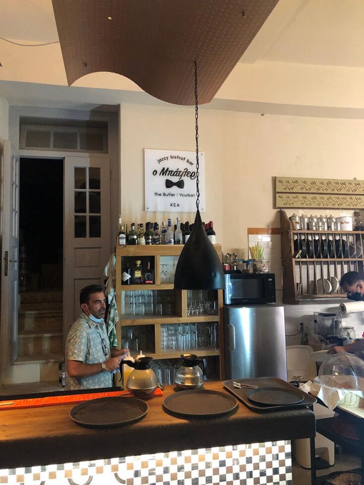 Butler - all day jazzy bistrot στην Τζια