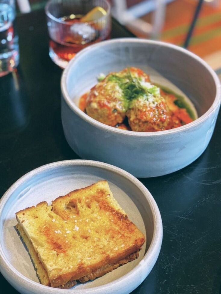 Kobra, η αναπάντεχη γαστρονομία του χαρισματικού Άνταμ Κοντοβά