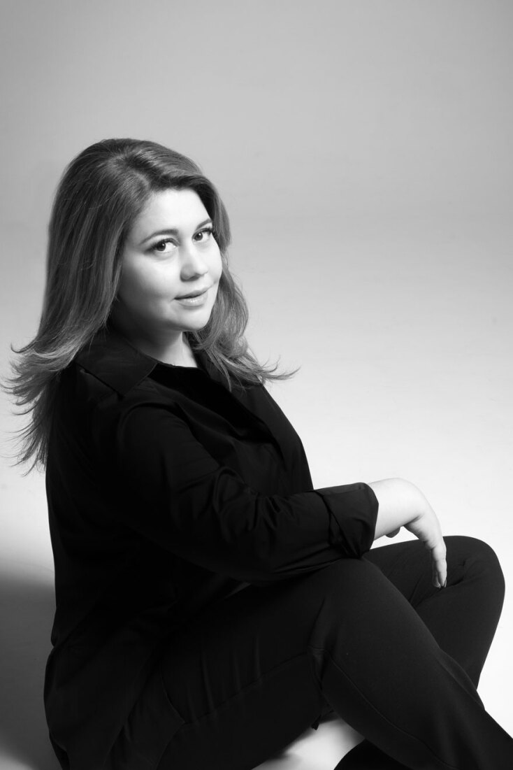 Ασπρόμαυρη φωτογραφία της Μαριέλλα Σαββίδου ©Ιωάννα Τζετζούμη
