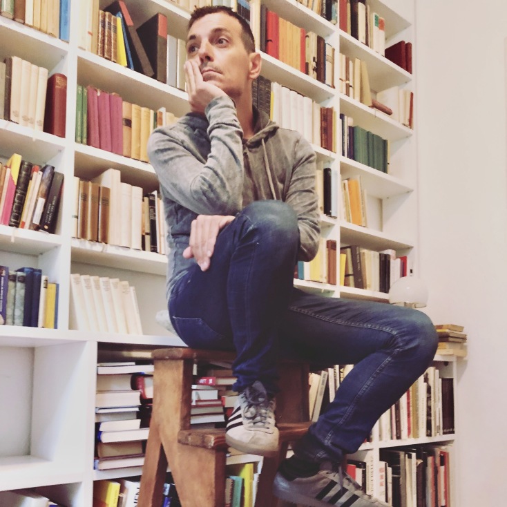 Manolis Famellos - Menoume Spiti