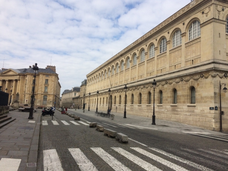 Κορωνοϊός: Ανταπόκριση από το άδειο Παρίσι