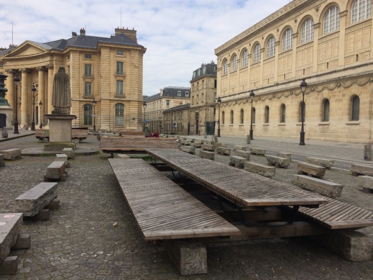 Κορωνοϊός: Ανταπόκριση από το άδειο Παρίσι