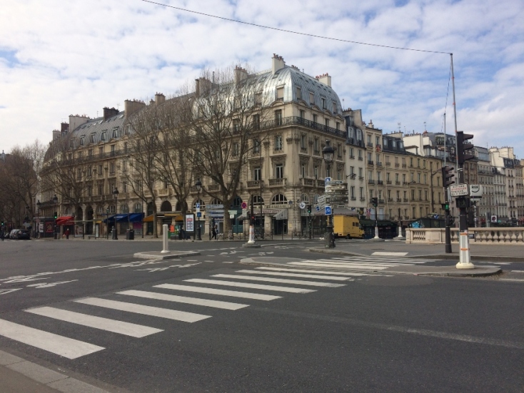 Κορωνοϊός: Ανταπόκριση από το άδειο Παρίσι