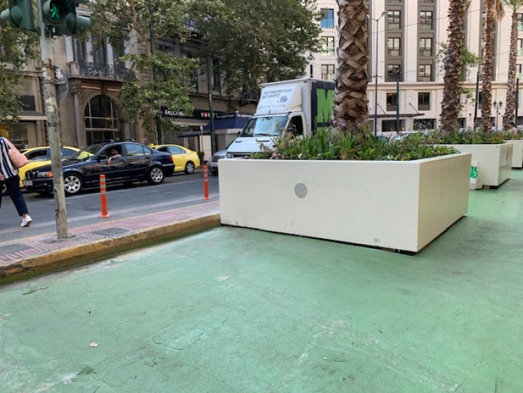 Καθαρίστηκαν οι ζαρντινιέρες του Μεγάλου Περιπάτου