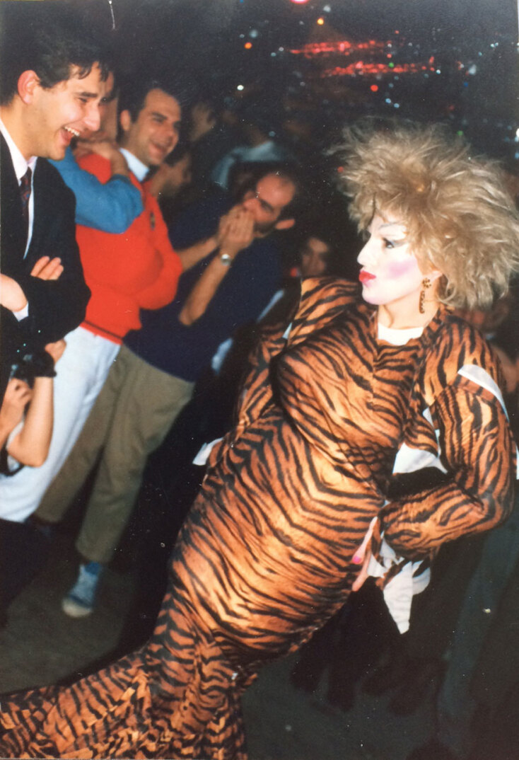 Γιάννης Νένες: Νύχτες στο Graffiti