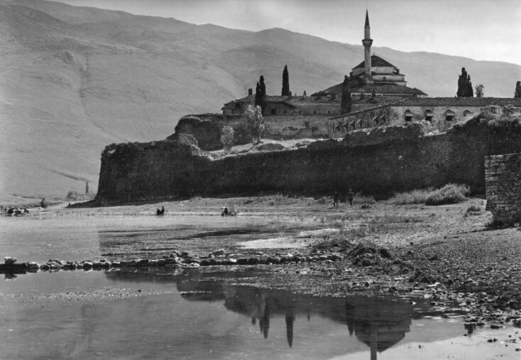 ioannina_i_limni_me_to_kastro_1913.jpg