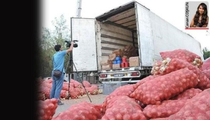 Φορτηγό με τα κρεμμύδια που εντοπίστηκε από τις τουρκικές αρχές να μεταφέρει οπλισμό προς το ISIS.