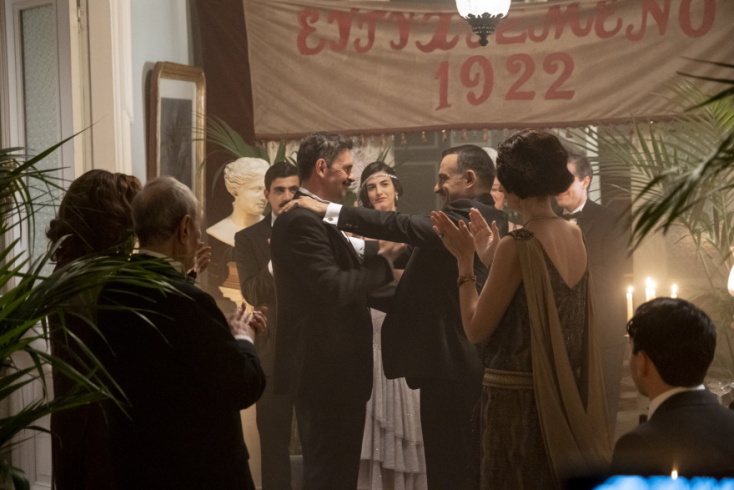 Η ταινία «Σμύρνη μου αγαπημένη» βασίζεται στο θεατρικό έργο και βιβλίο της Μιμής Ντενίση