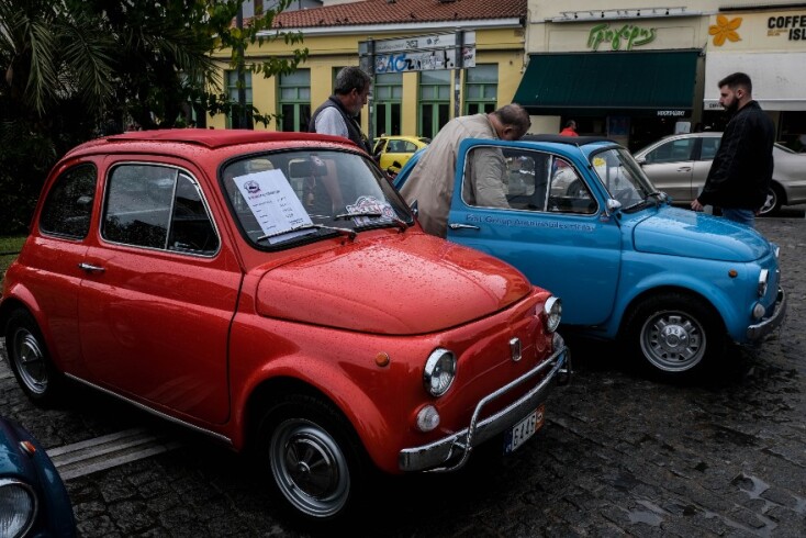 Καλλιστεία παλιών ιταλικών αυτοκινήτων στον πεζόδρομο της Ερμού