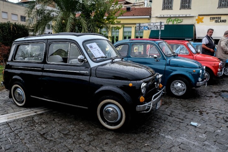 Καλλιστεία παλιών ιταλικών αυτοκινήτων στον πεζόδρομο της Ερμού