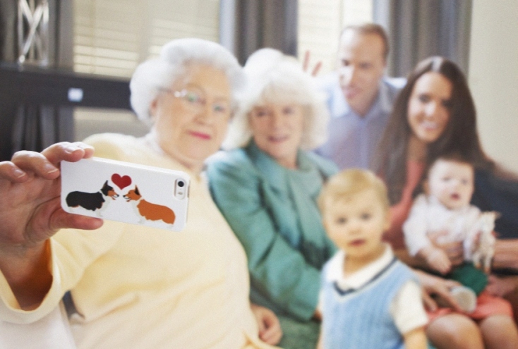 Alison Jackson, "Royal selfie"