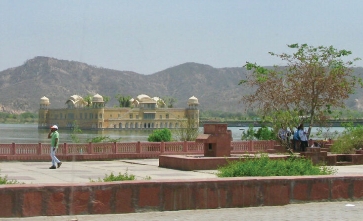 Έλενα Πέγκα, Αθήνα-Δελχί, Τζαϊπούρ