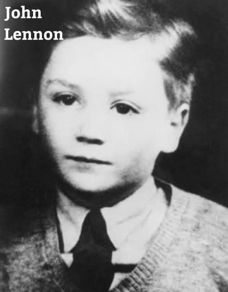 Ο John Lennon σε νεαρή ηλικία