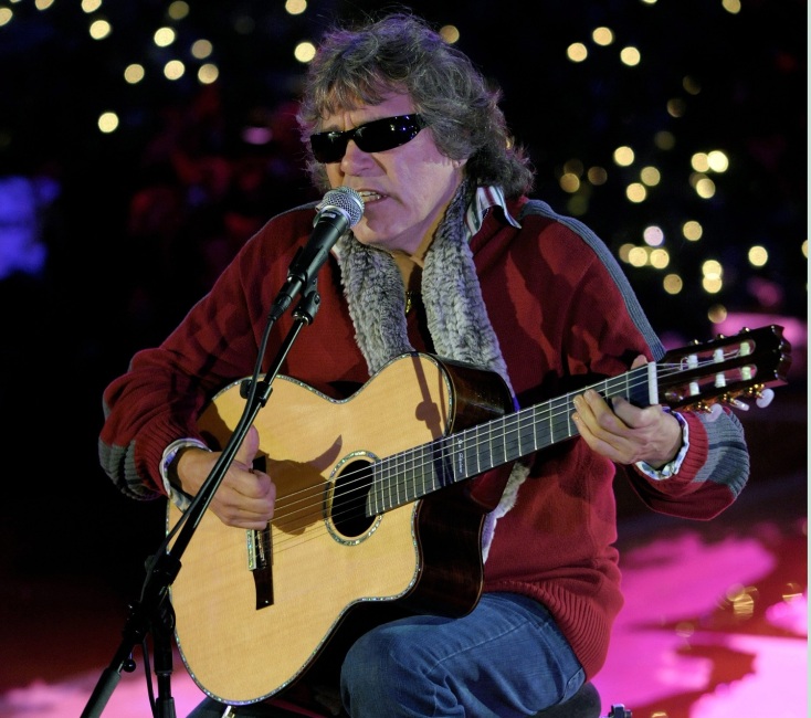 O Jose Feliciano στη φωταγώγηση του Χριστουγεννιάτικου Δέντρου, Rockefeller Center