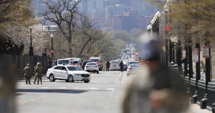 Επίθεση στο Καπιτώλιο: Αποκλεισμένη η περιοχή μετά το περιστατικό με το όχημα