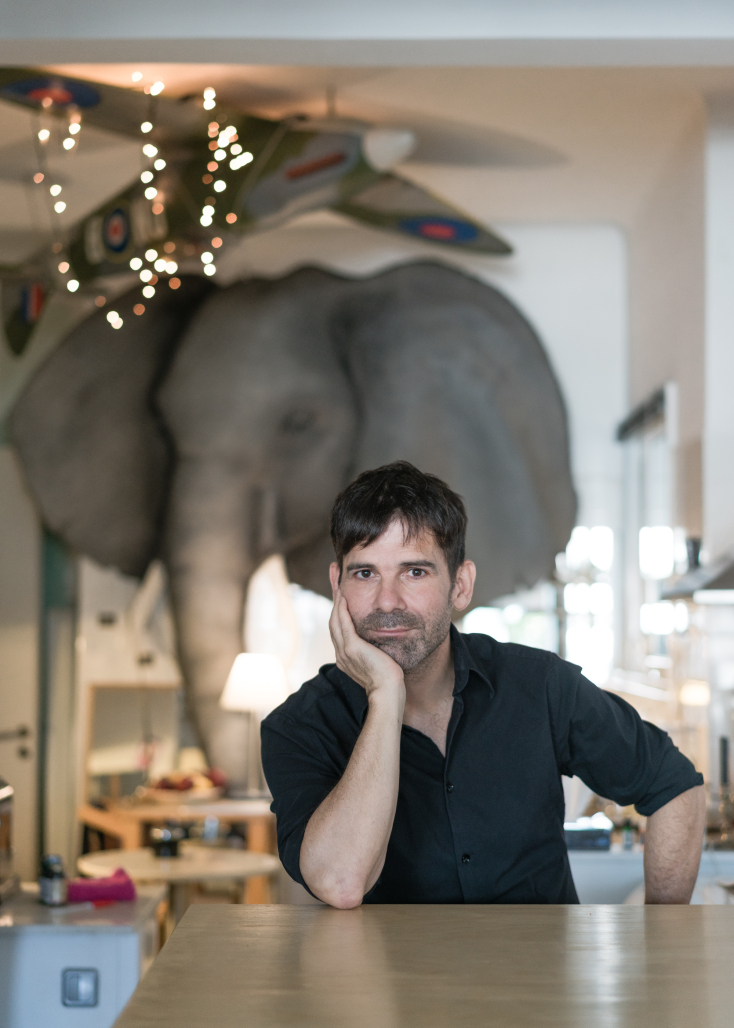 Ο Μενέλαος Καραμαγγιώλης αλλάζει χρονιά στο Athens Voice Radio 102.5 