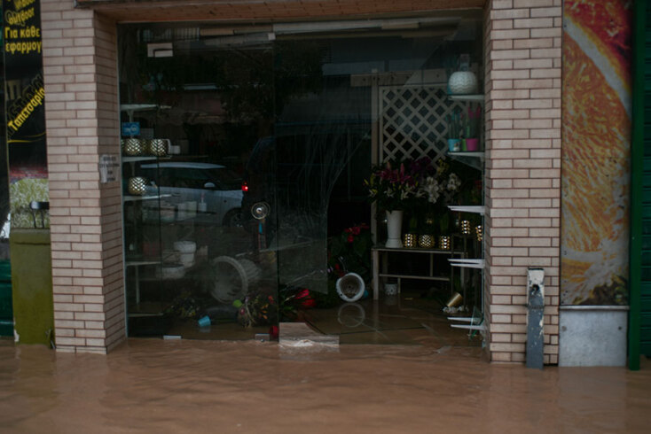 Σπίτια και επιχειρήσεις πλημμύρισαν στην Καρδίτσα