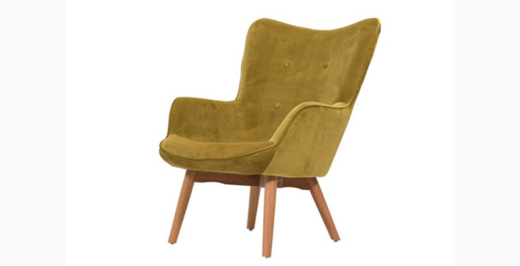Κίτρινη βελούδινη πολυθρόνα με ξύλινα πόδια