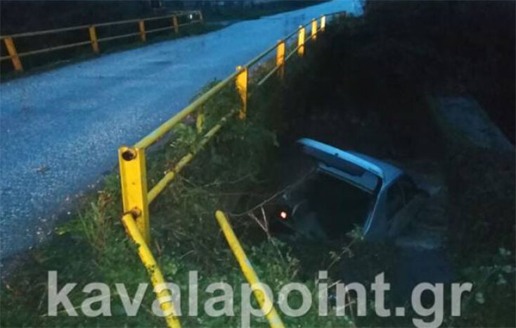 Καβάλα: Το Ι.Χ. που έπεσε στο ρέμα