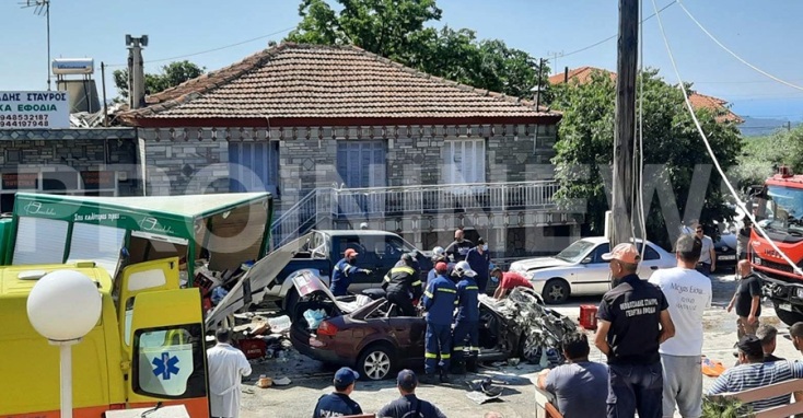 Καβάλα: Τροχαίο με τρεις νεκρούς - Εικόνες με τις ζημιές στα οχήματα