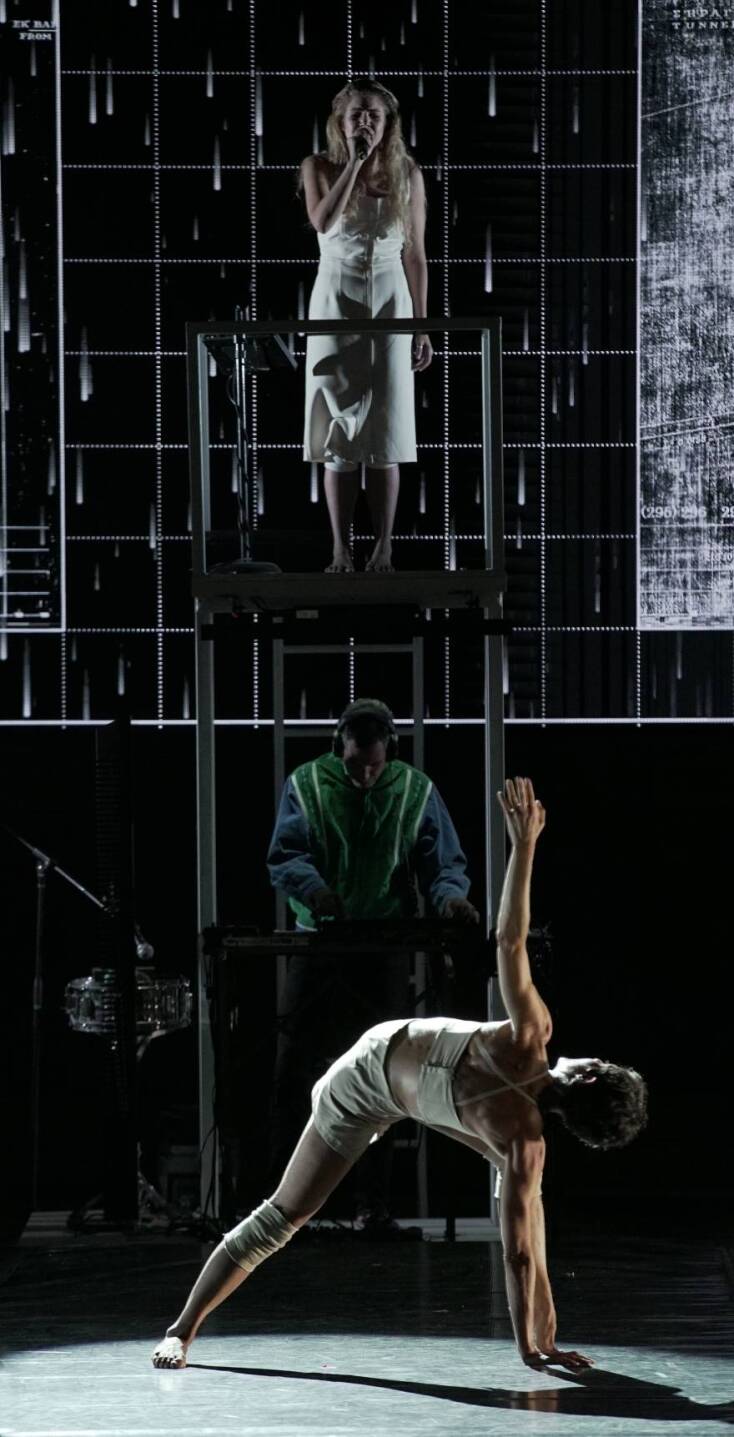 Στιγμιότυπο από την παράσταση «Ο Κάτω Εαυτός»