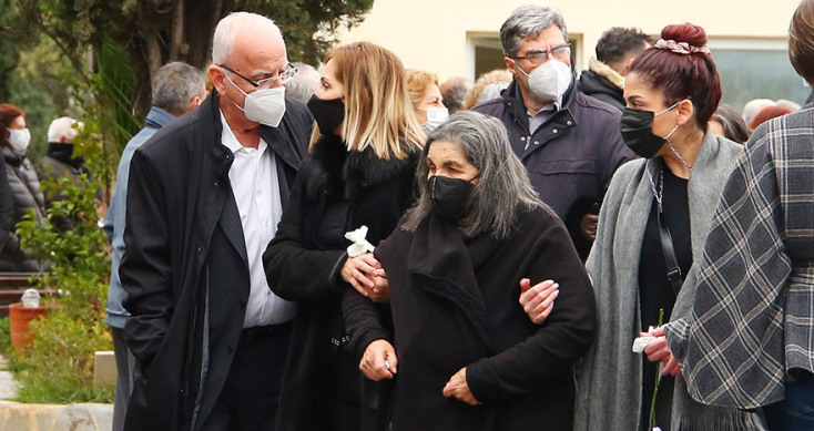 Νεκροταφείο Καισαριανής.Κηδεία Αντώνη Καλογιάννη.Τάσσος Μπούρας-Δέσποινα Καλογιάννη-Ελένη Καλογιάννη 