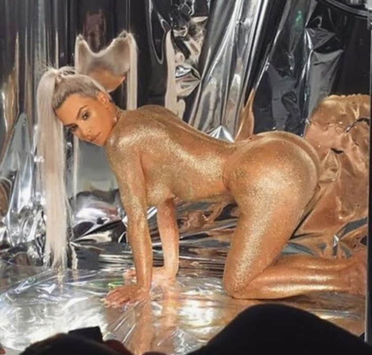 kim-kardashian-gold.jpg