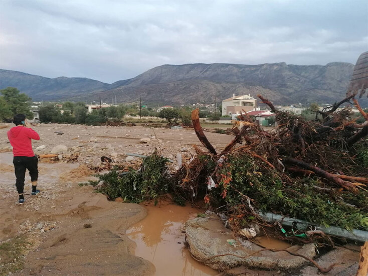 Κινέτα: Εικόνες καταστροφής από την κακοκαιρία