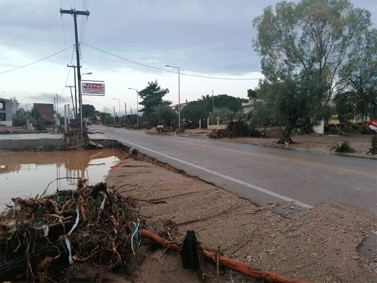 Κινέτα: Εικόνες καταστροφής από την κακοκαιρία