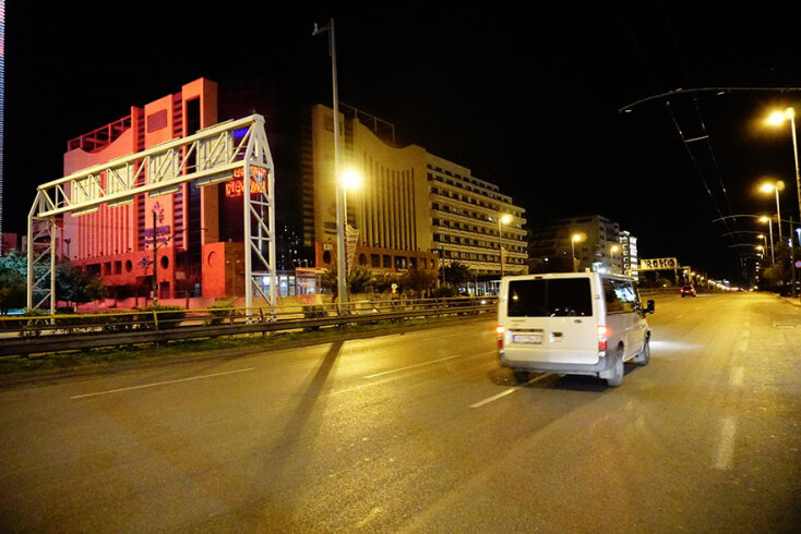 Ζητούνται αυτοκίνητα στη λεωφόρο Συγγρού εν μέσω κορωνοϊού