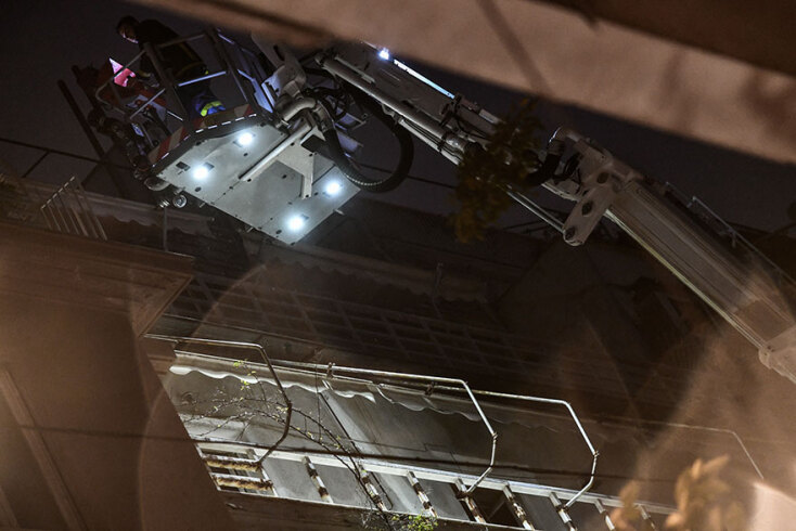 Πυροσβέστες στο Κολωνάκι βρήκαν νεκρή την ηλικιωμένη μέσα στο διαμέρισμα όπου ξέσπασε η πυρκαγιά