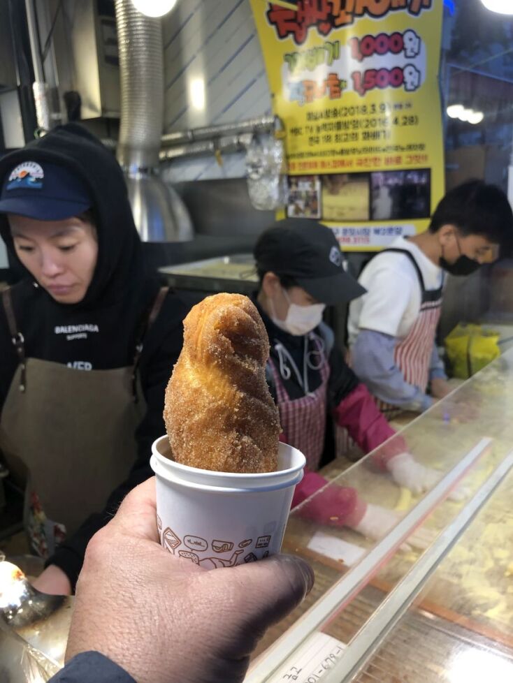 Ο Βασίλης Καλλίδης περιγράφει τα αγαπημένα του πιάτα από όλο τον κόσμο