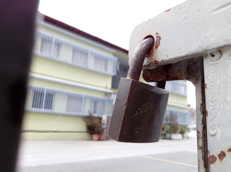 Ο κορωνοϊός βάζει «λουκέτο» σε όλα τα σχολεία της χώρας για 14 ημέρες