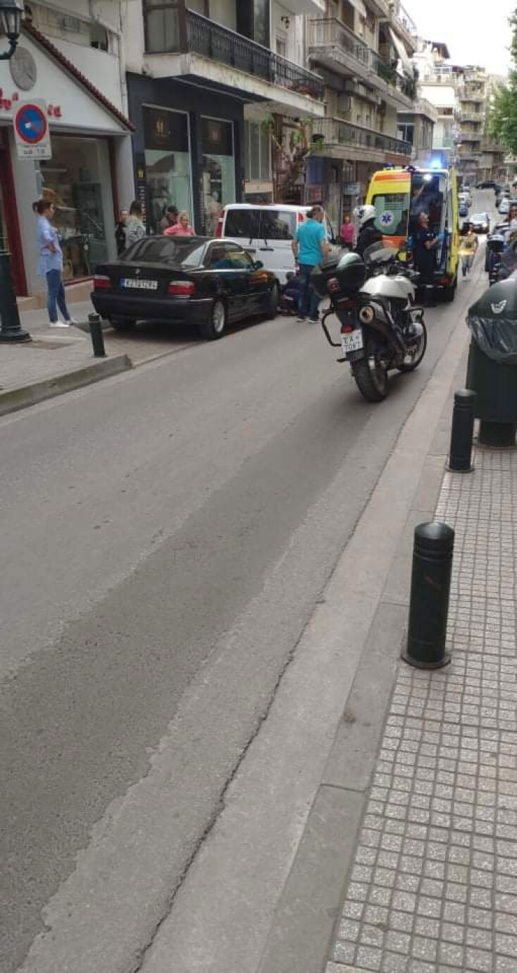 Αναστάτωση στην Κοζάνη, καθώς γυναίκα έπεσε από τον δεύτερο όροφο πολυκατοικίας