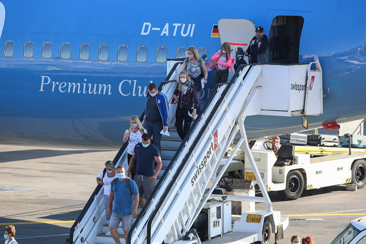 ΥΠΟΔΟΧΗ ΤΗΣ ΠΡΩΤΗΣ ΠΤΗΣΗΣ ΑΠΟ ΤΟ ΕΞΩΤΕΡΙΚΟ ΣΤΟ ΑΕΡΟΔΡΟΜΙΟ ΤΟΥ ΗΡΑΚΛΕΙΟΥ ΚΡΗΤΗΣ