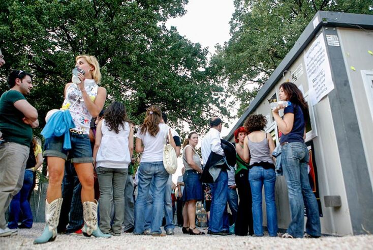 Στιγμιότυπο από τη συναυλία της Kylie Minogue στο Terra Vibe στη Μαλακάσα, τον Μάιο του 2008