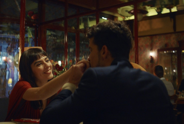 Πιστή στο ραντεβού της με τους φίλους της, η Lacta αναδεικνύει πτυχές της αγάπης, όπως αυτή εκφράζεται μέσα από καθημερινές ιστορίες ανθρώπων γύρω μας. 