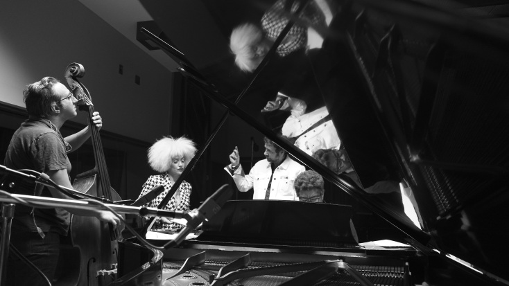 Η τραγουδίστρια Lady Blackbird