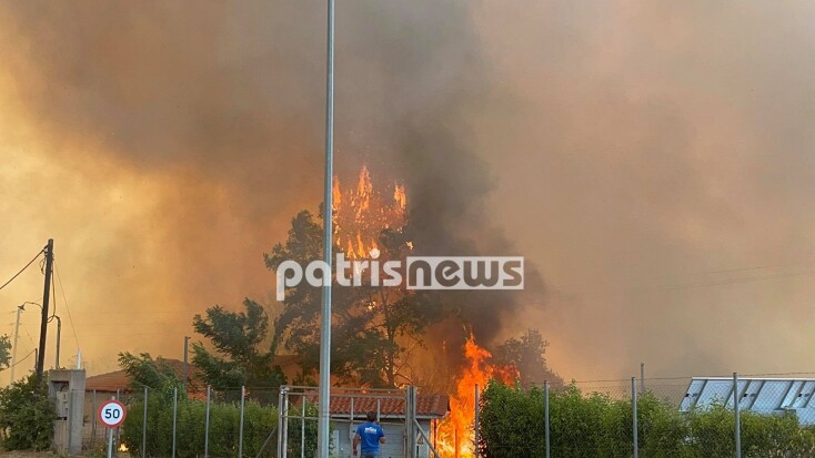 Μάχη με τις φλόγες στο χωριό του Λάλα στην Ηλεία
