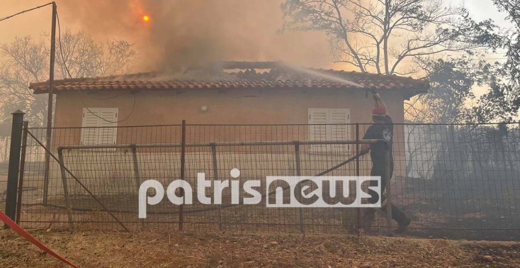 Μάχη με τις φλόγες στο χωριό του Λάλα στην Ηλεία