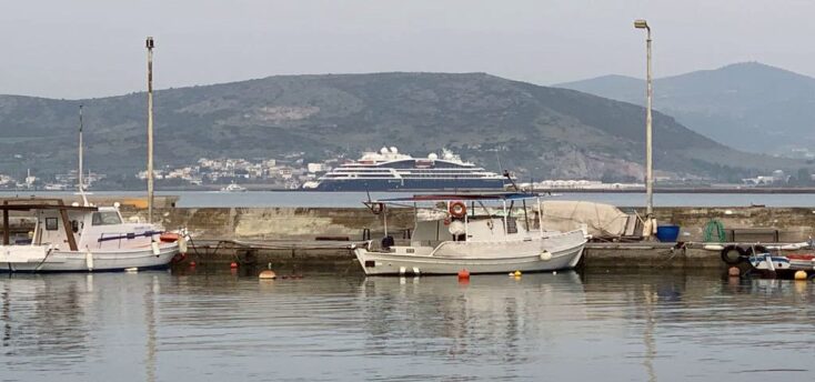 Στον Βόλο το εντυπωσιακό κρουαζιερόπλοιο «Le Bougainville» 