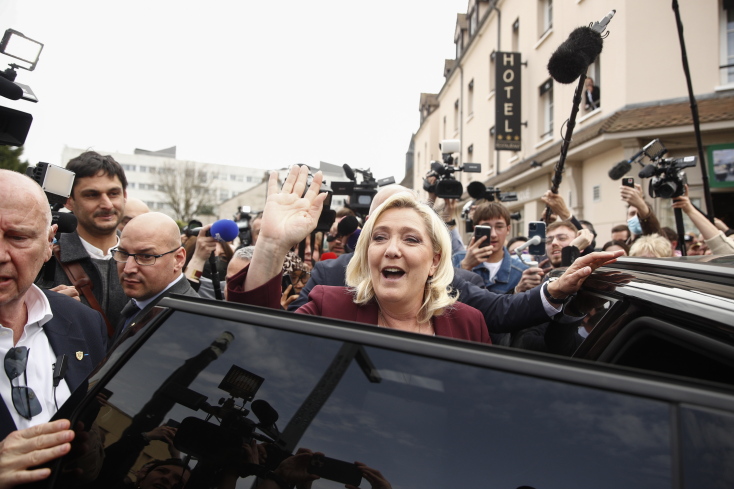 Μαρίν Λεπέν, περιοδεία