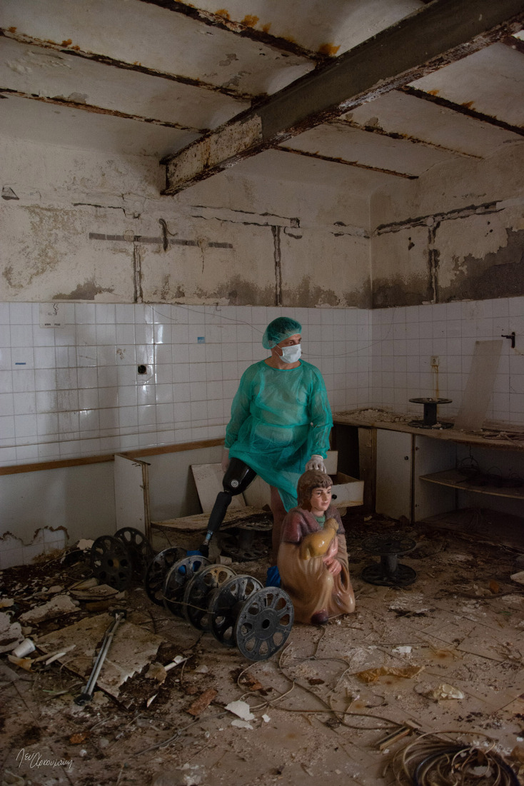 Παραπληγικός που φορά μάσκα προστασίας