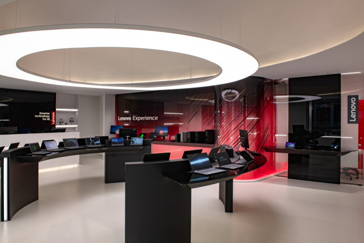 Φωτογραφία από το εσωτερικό του Lenovo Official Store.