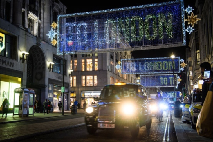 Ο χριστουγεννιάτικος στολισμός της Oxford Street