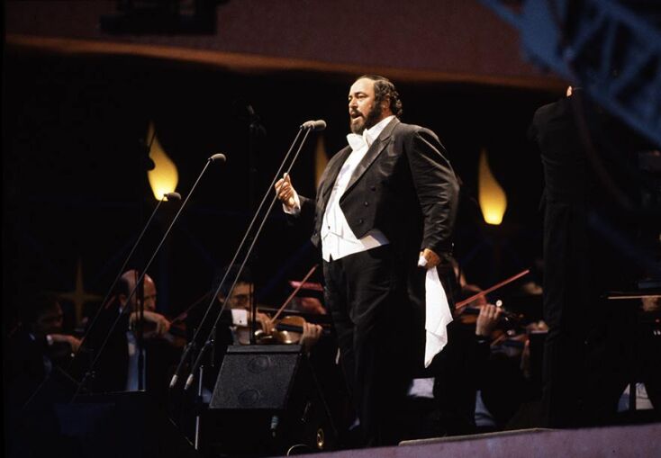 Ο ιταλός τενόρος Luciano Pavarotti (1935 - 2007) σε συναυλία στο Hyde Park του Λονδίνου (30 Ιουλίου 1991)