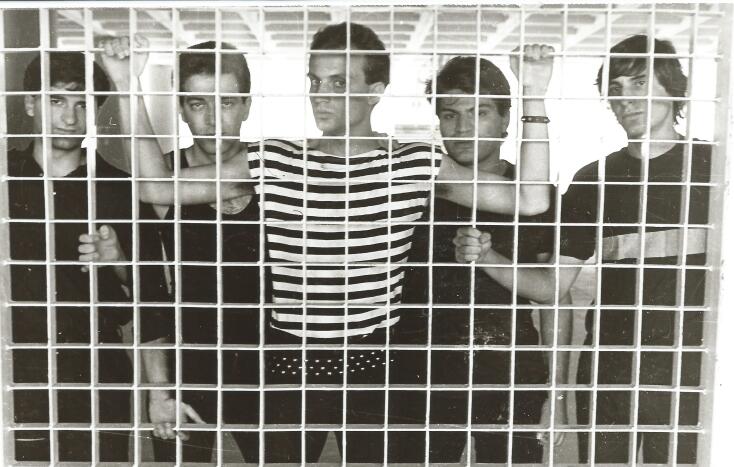 Το ροκ συγκρότημα Magic De Spell 